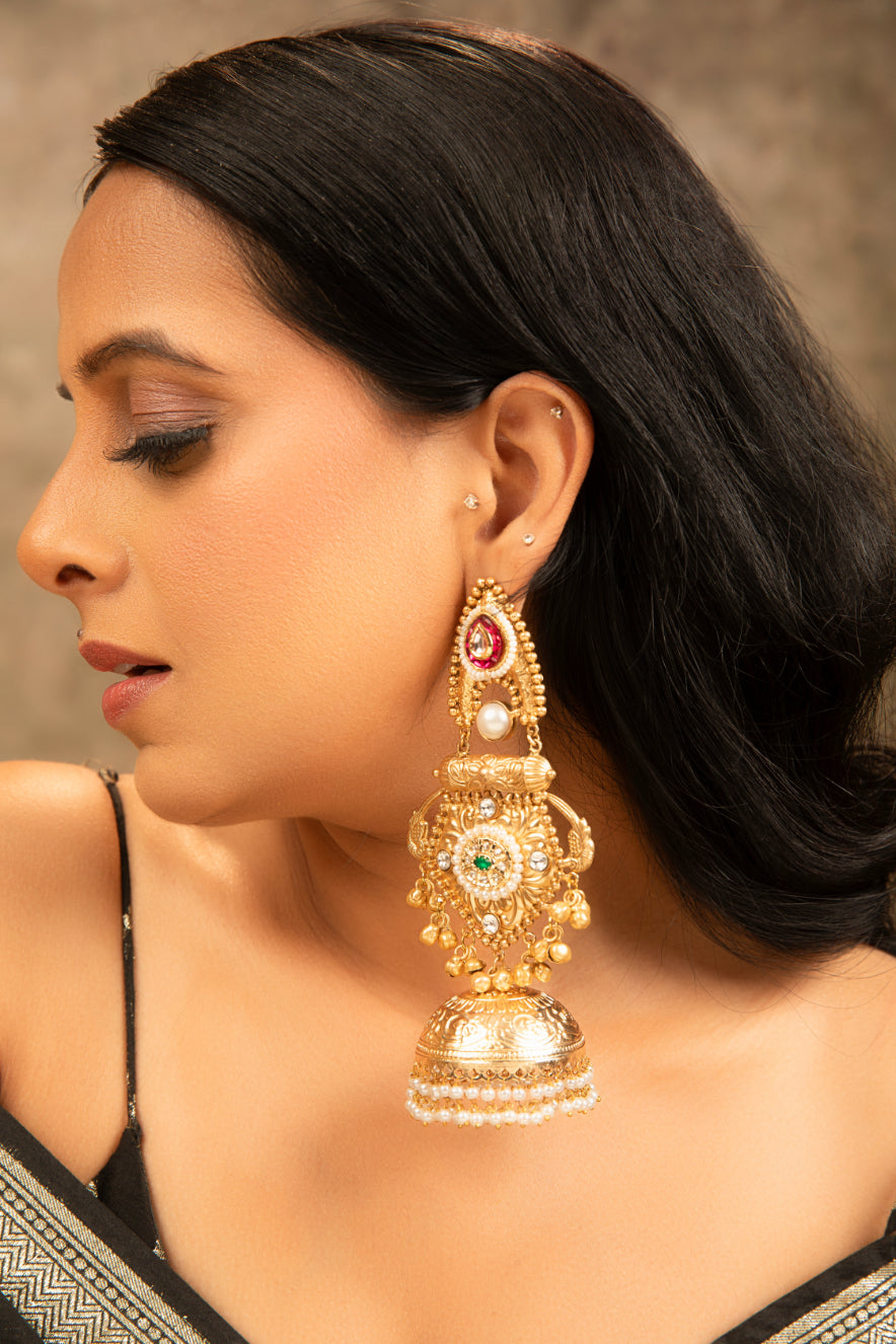 EARRING