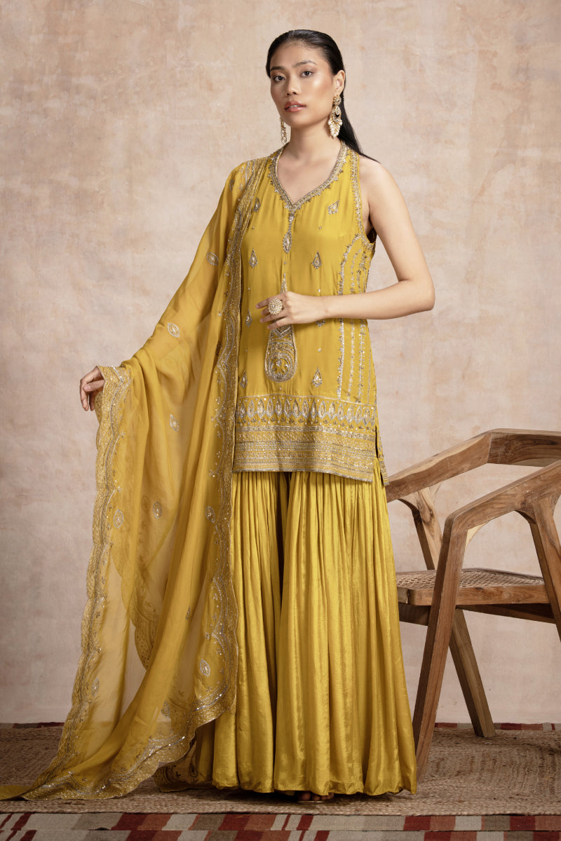 Zeba Halter Kurta Set – Sunehra