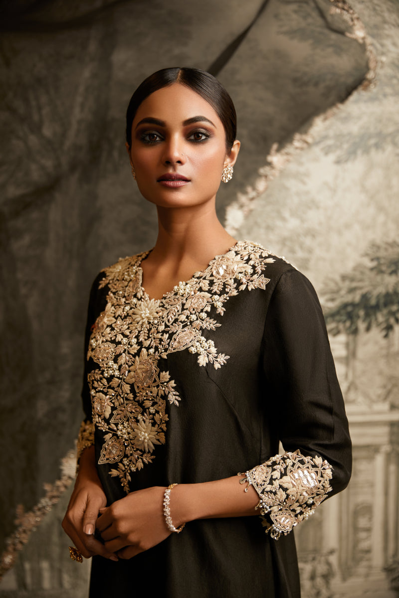 Long Kurta, Dupatta And Straight Pant