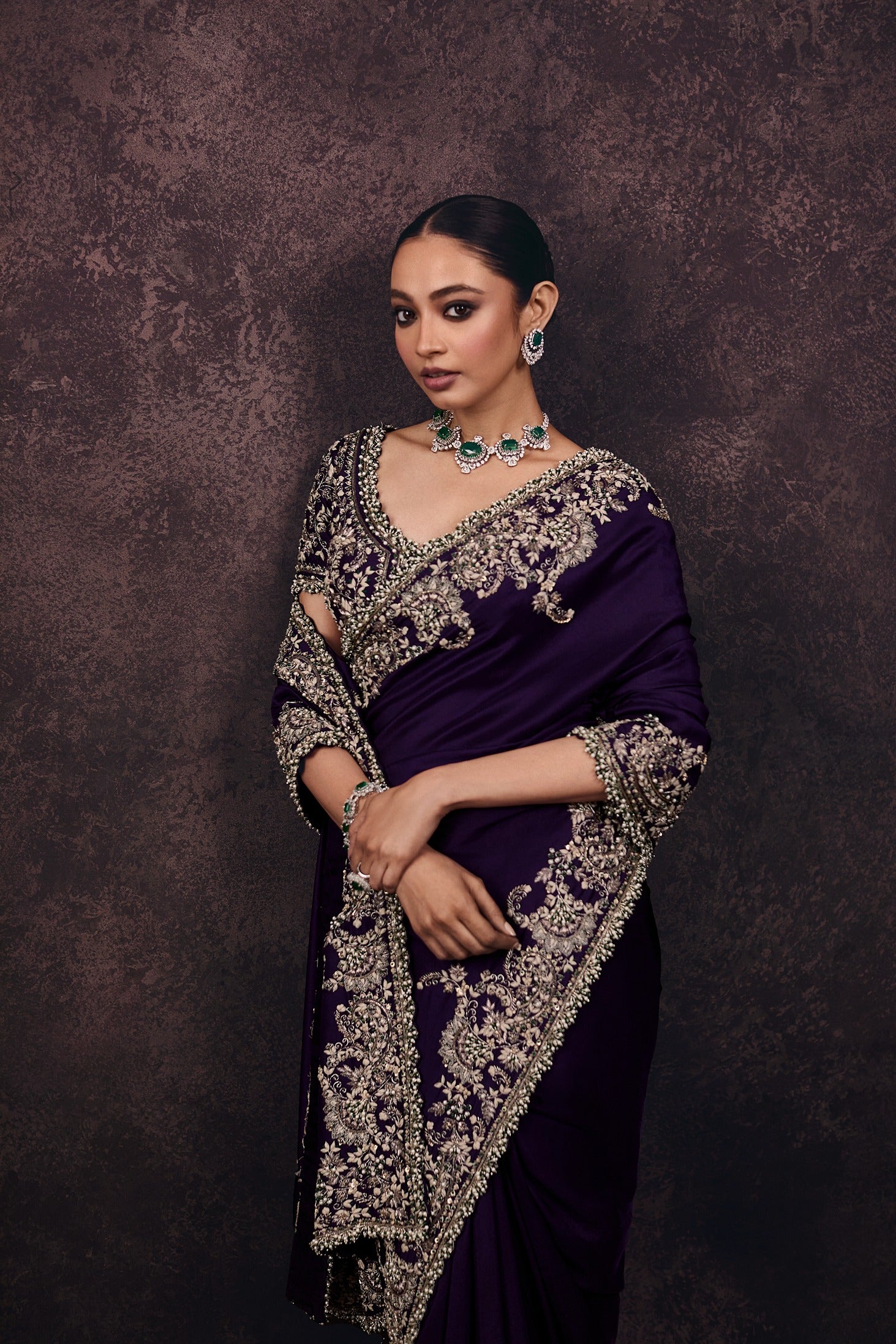 Am Moti Resham Saree