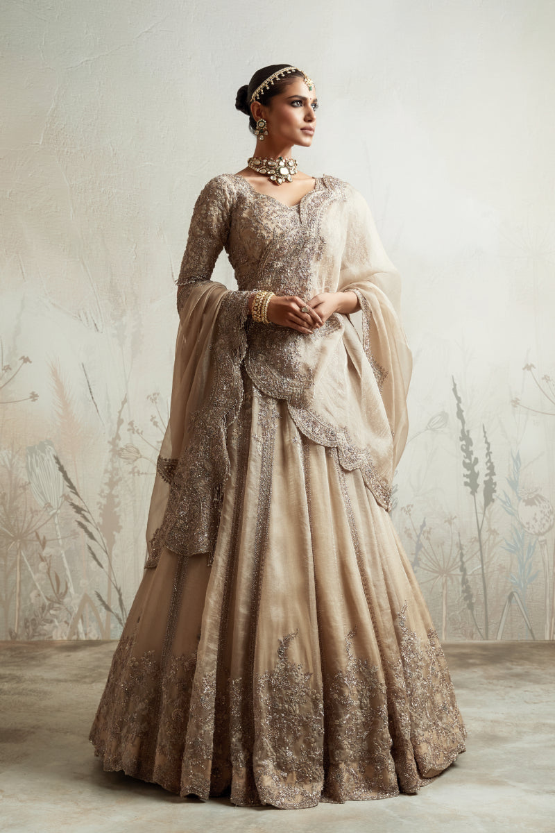 Am Corner Butta Lehenga