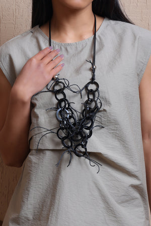 Solid Top With Statement Necklace - Meiala