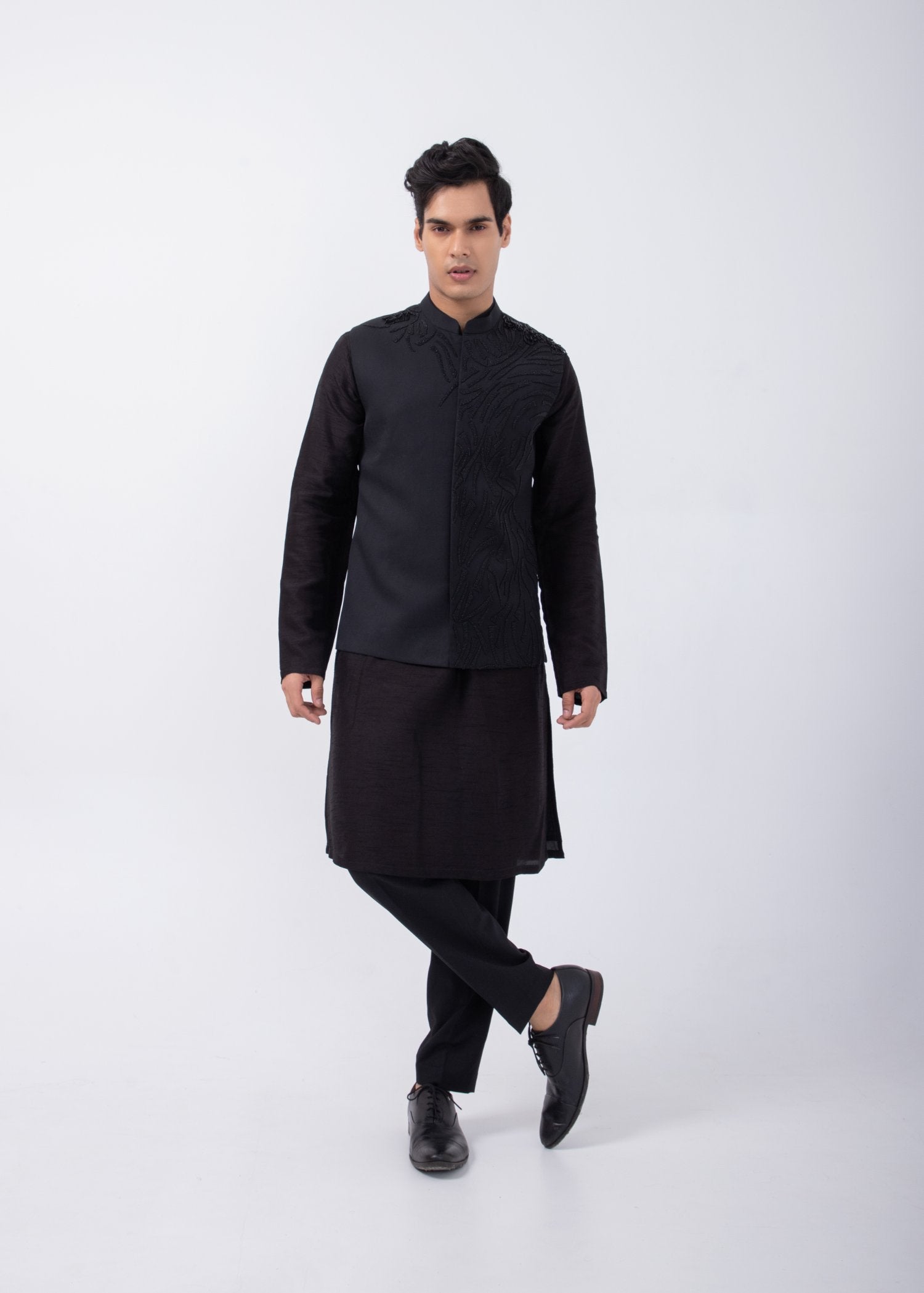 Black 3D Embriodered Bundi
