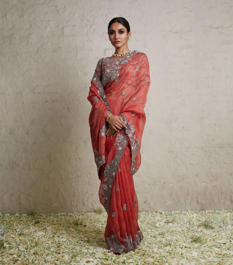 Agashe Unveiled: Elevate Your Wedding Dreams with Trousseau Treasures