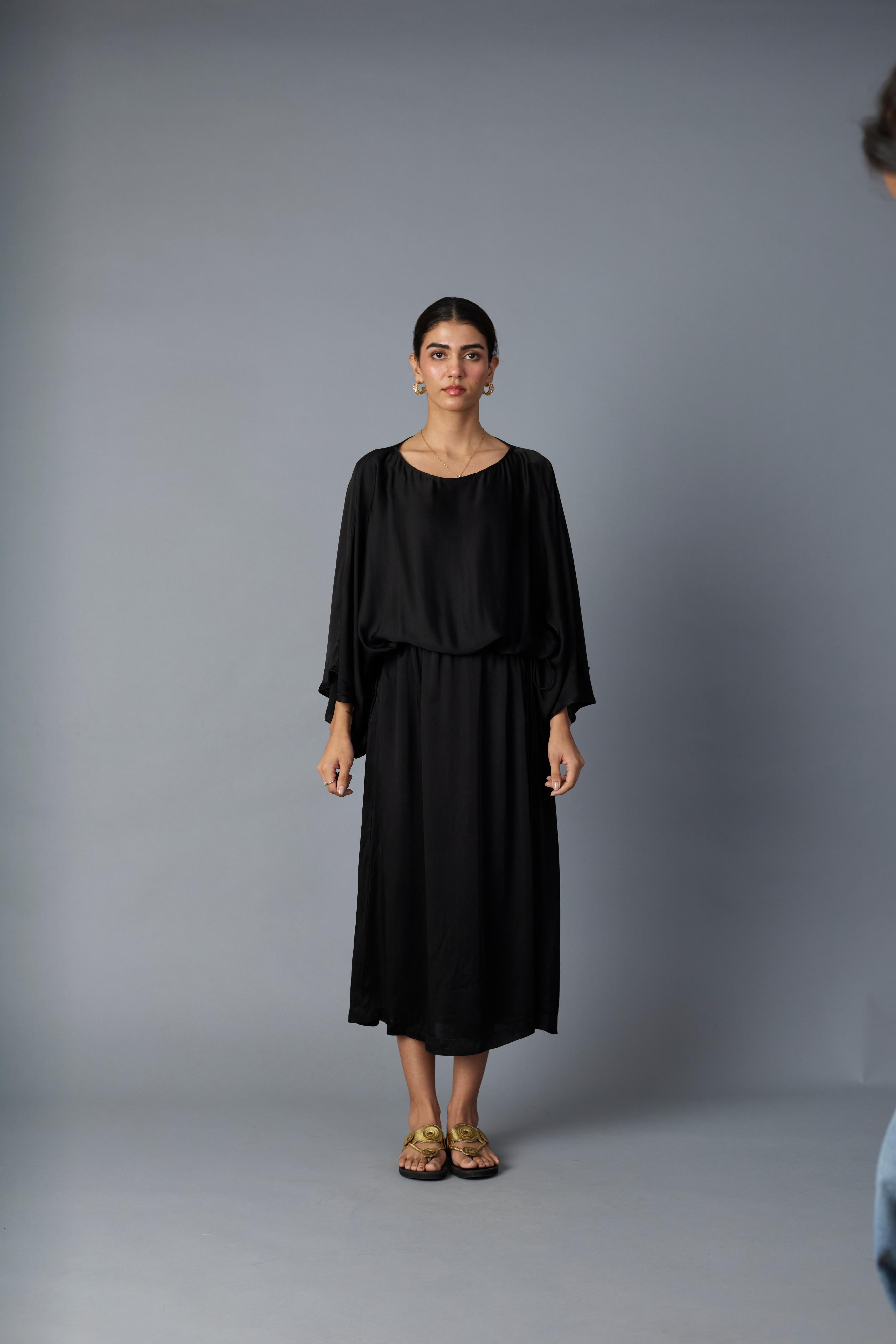 BATWING DRESS BLACK