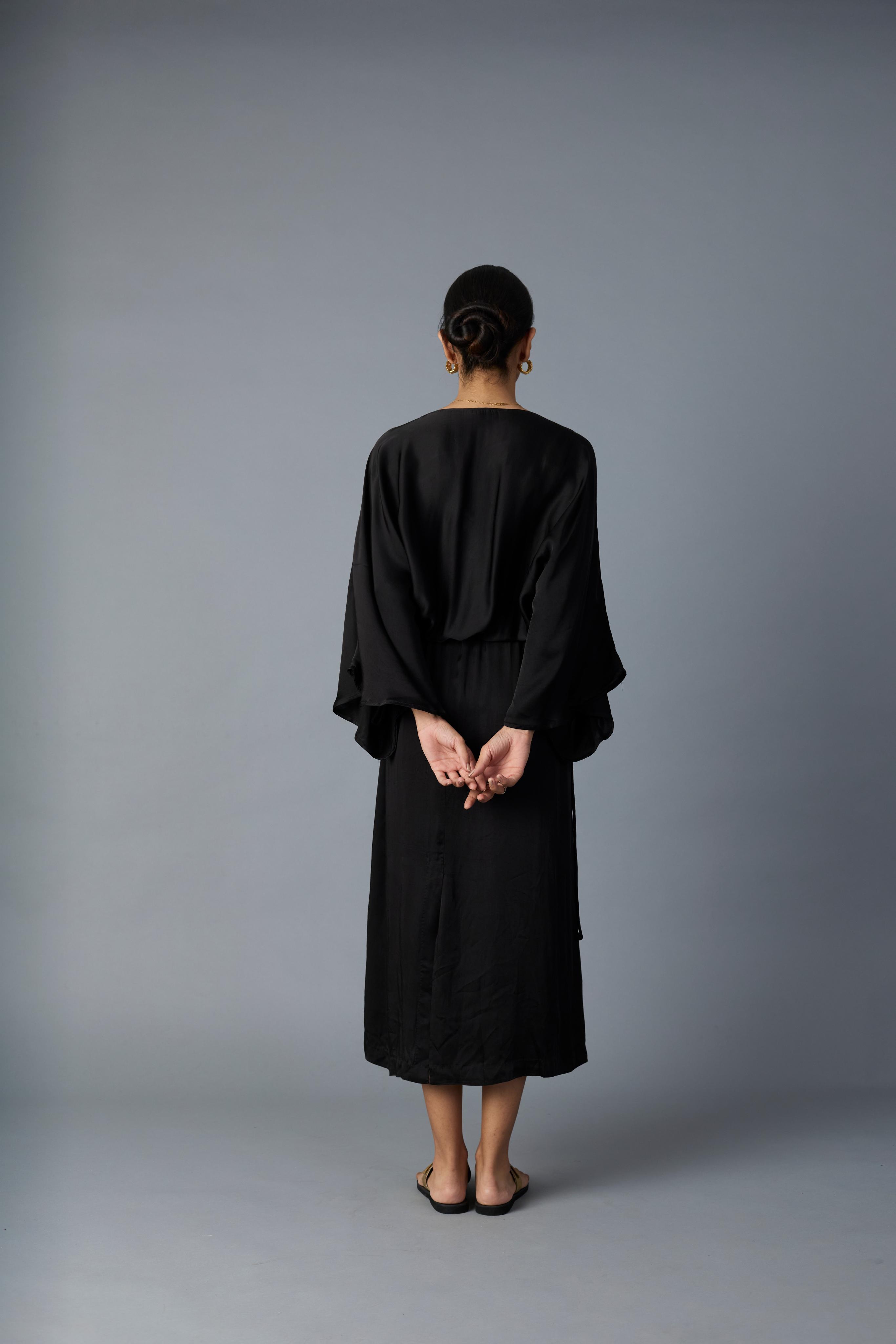 BATWING DRESS BLACK