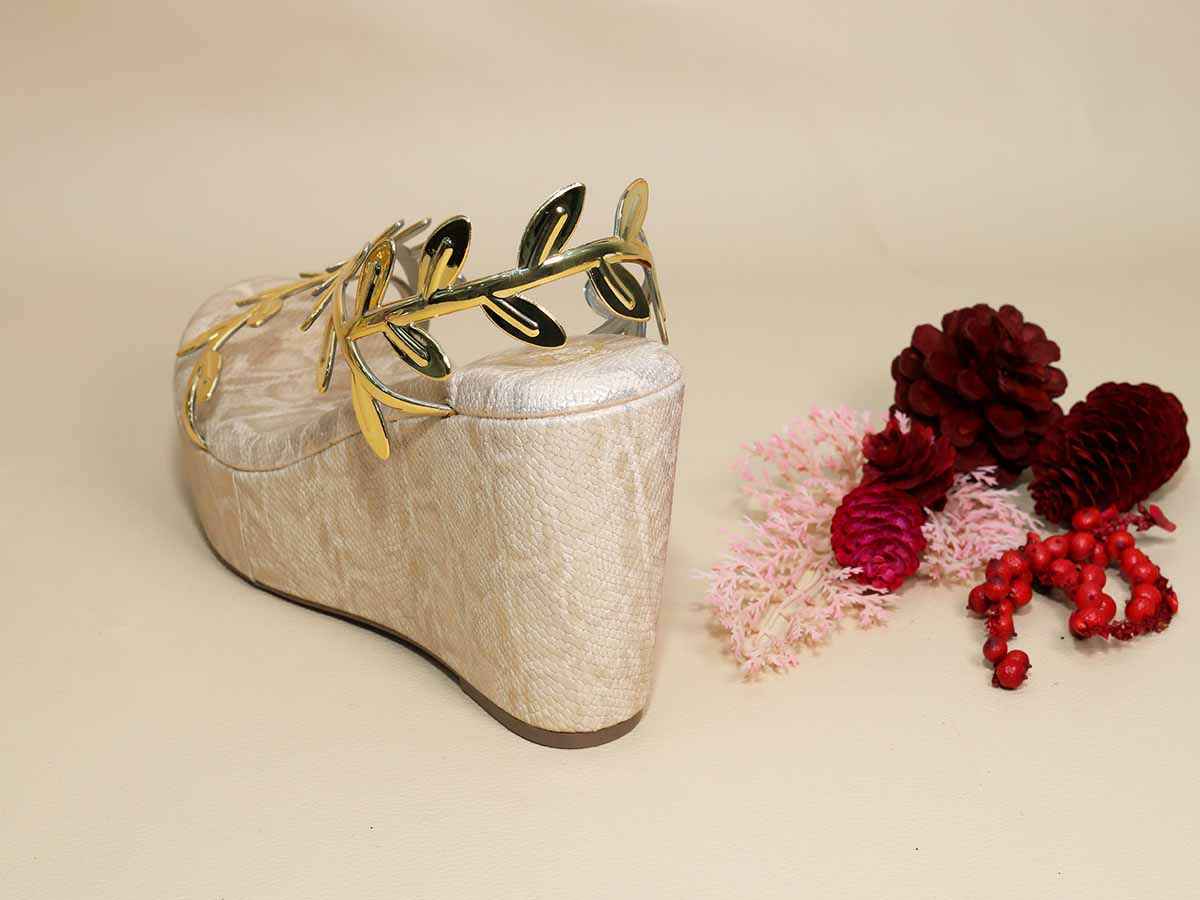 Gold Leafy Leapord Wedge