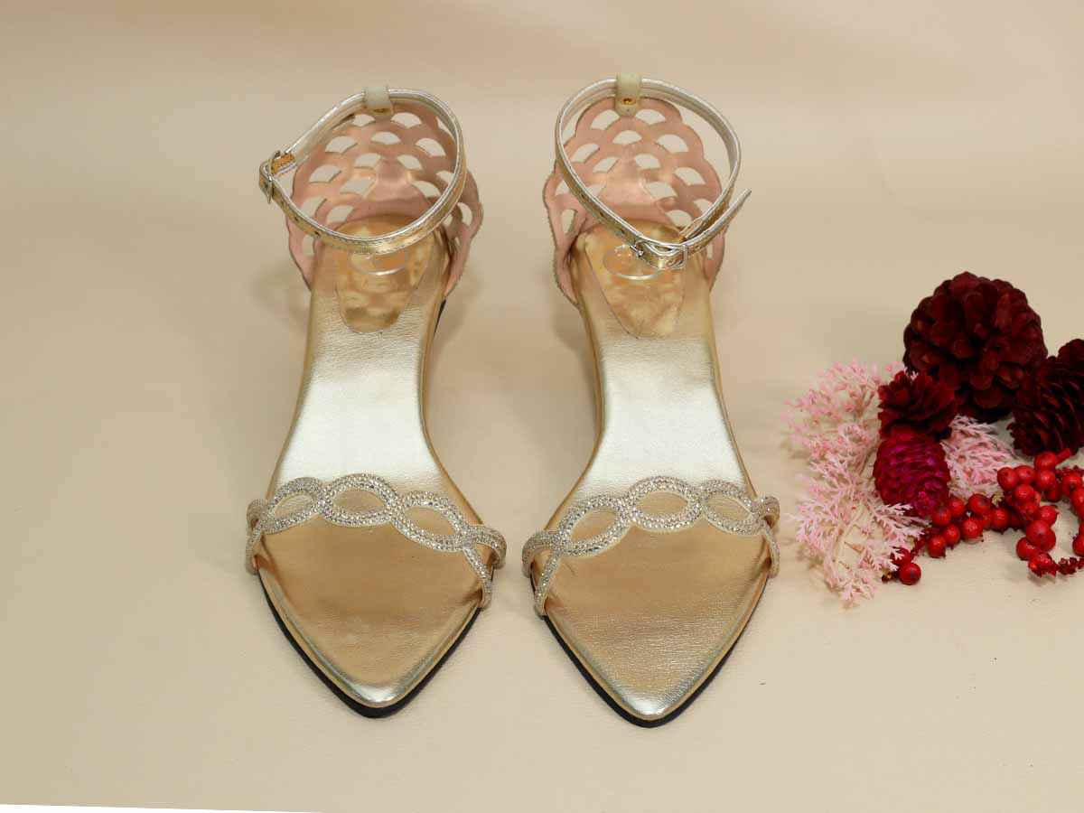 Gold Scallop Kitten Heel