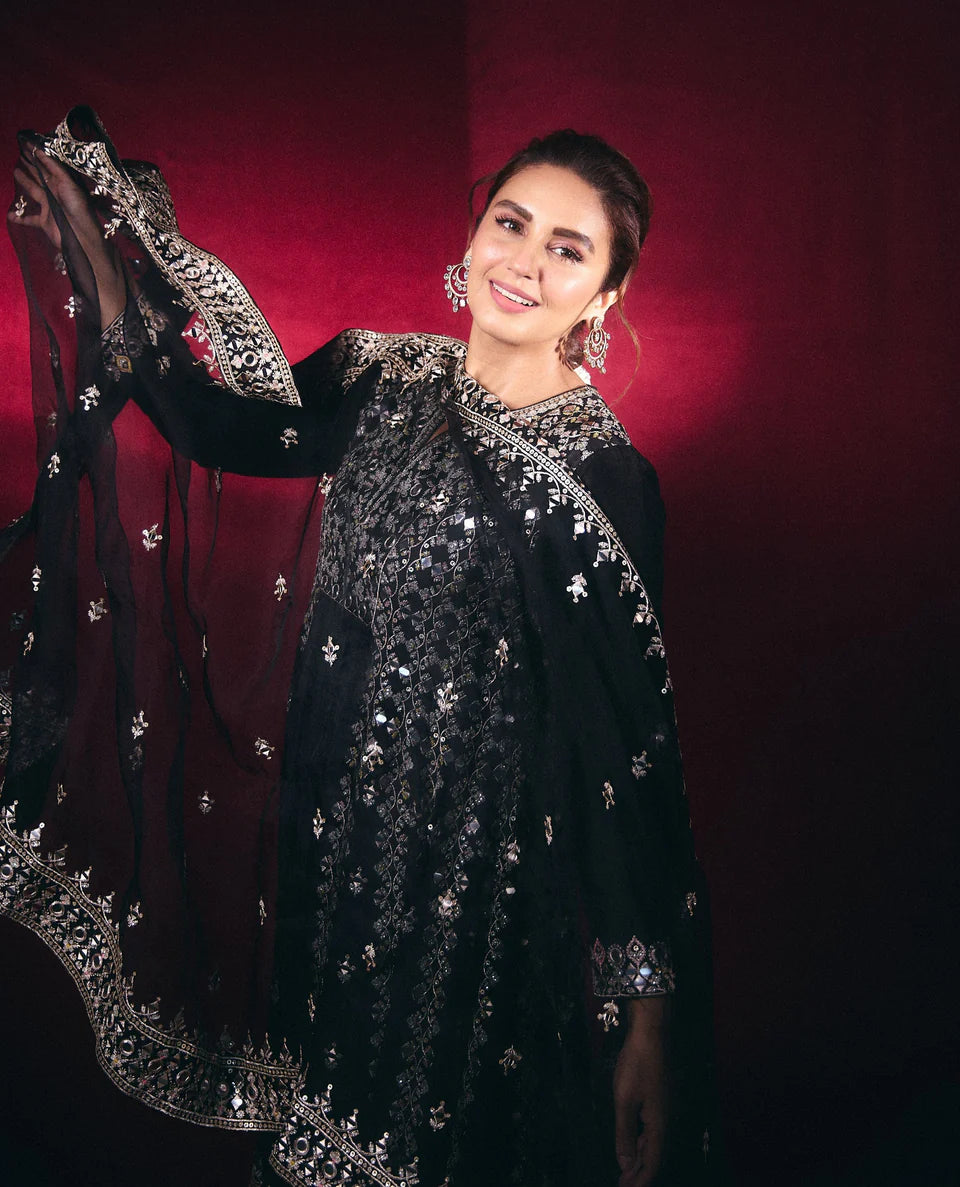 Huma Qureshi in Amiha AG Set
