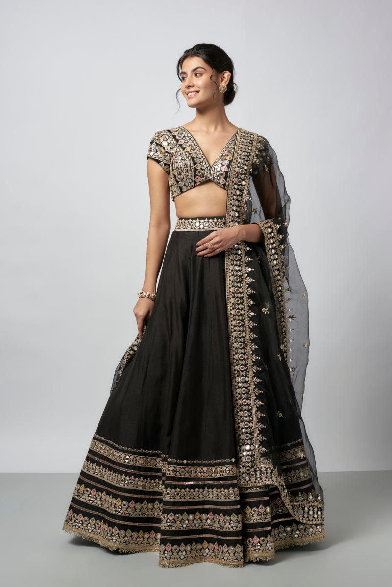 Maanyata Lehenga Set
