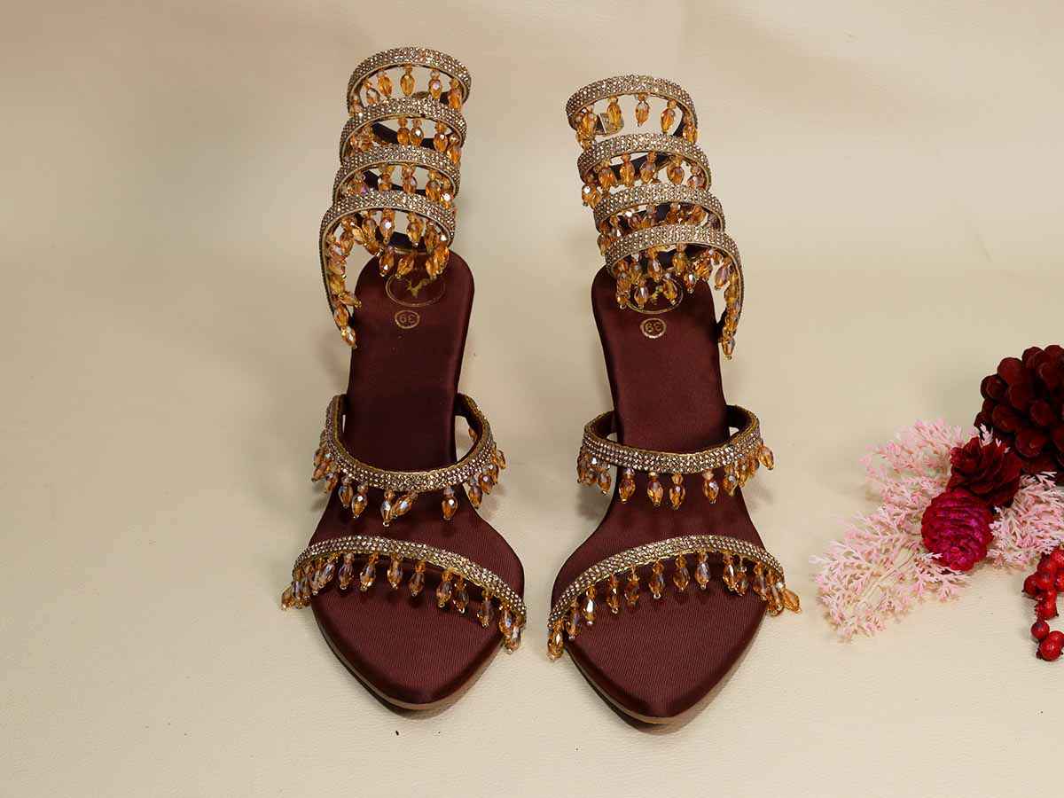 Gold Jhallar Brown Half Wedge
