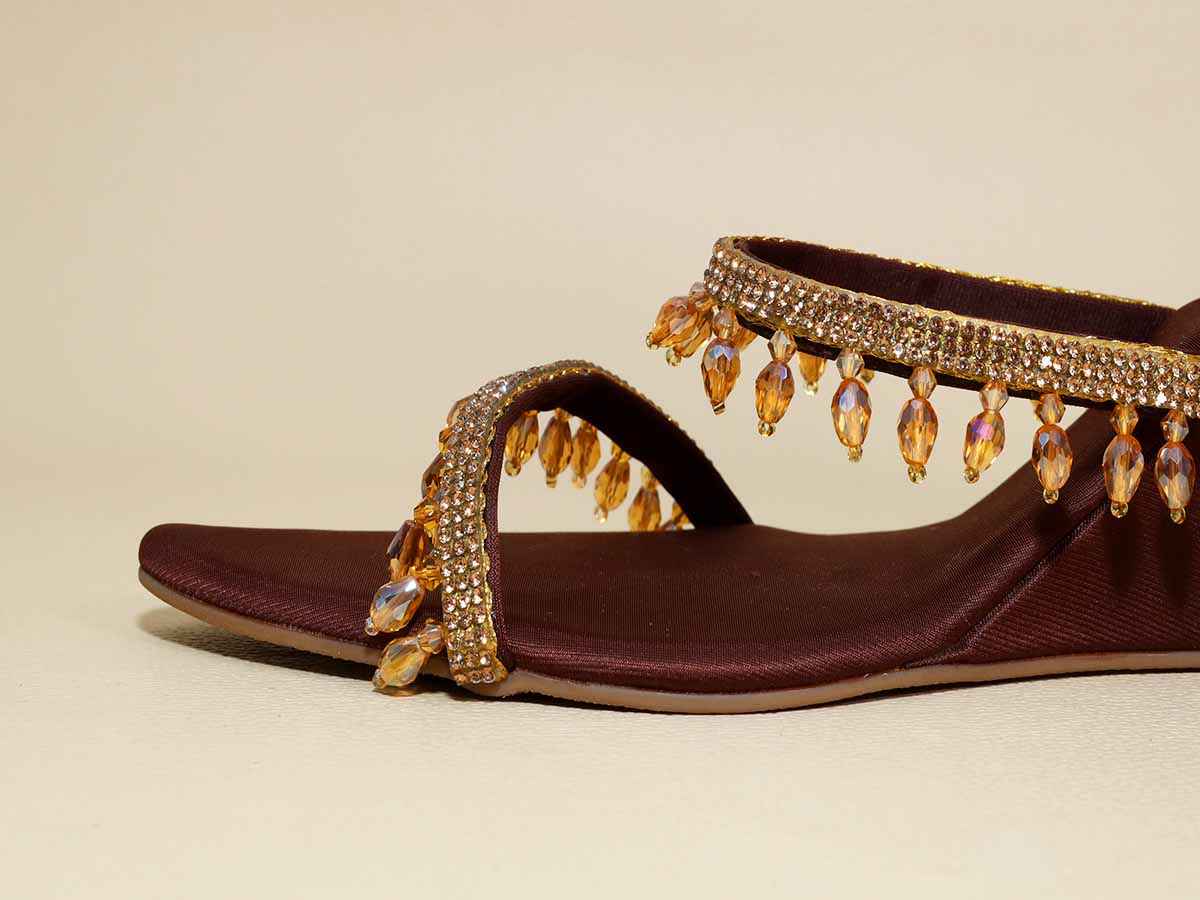 Gold Jhallar Brown Half Wedge