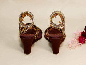 Gold Jhallar Brown Half Wedge