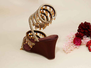 Gold Jhallar Brown Half Wedge