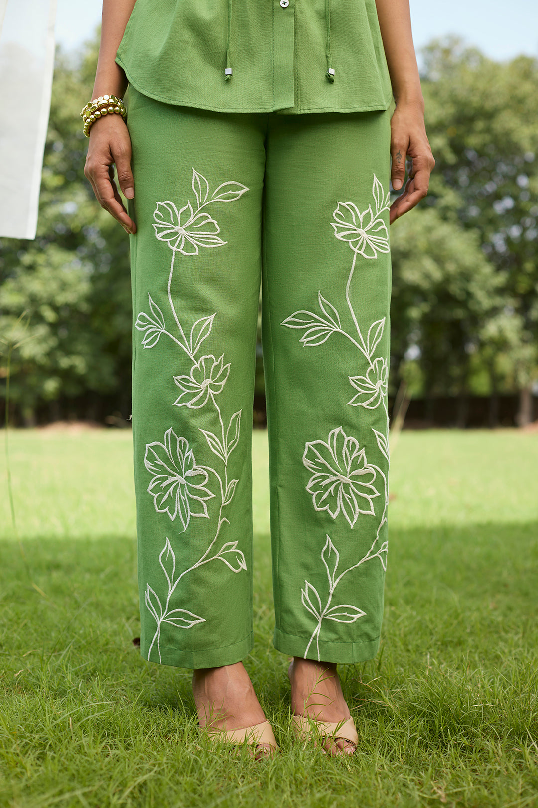 Green Floral Embroidered Linen Set