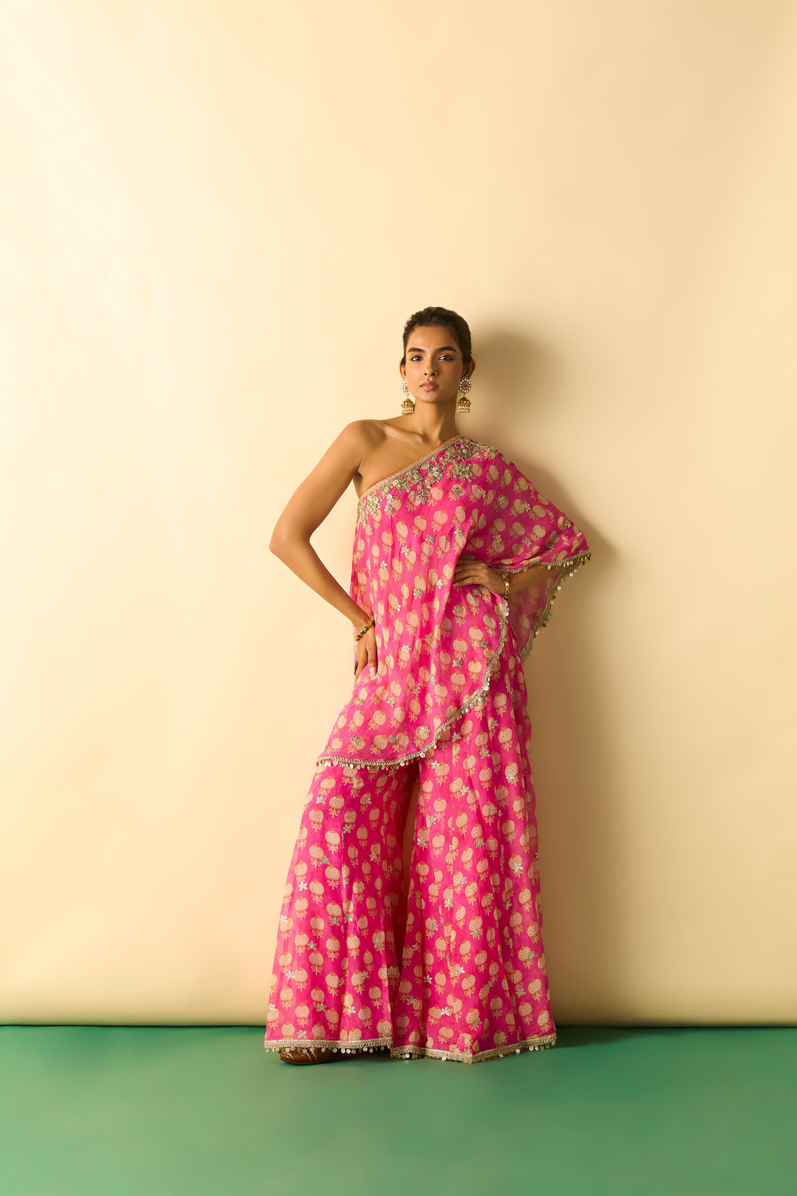 Chhavi One Shoulder Set