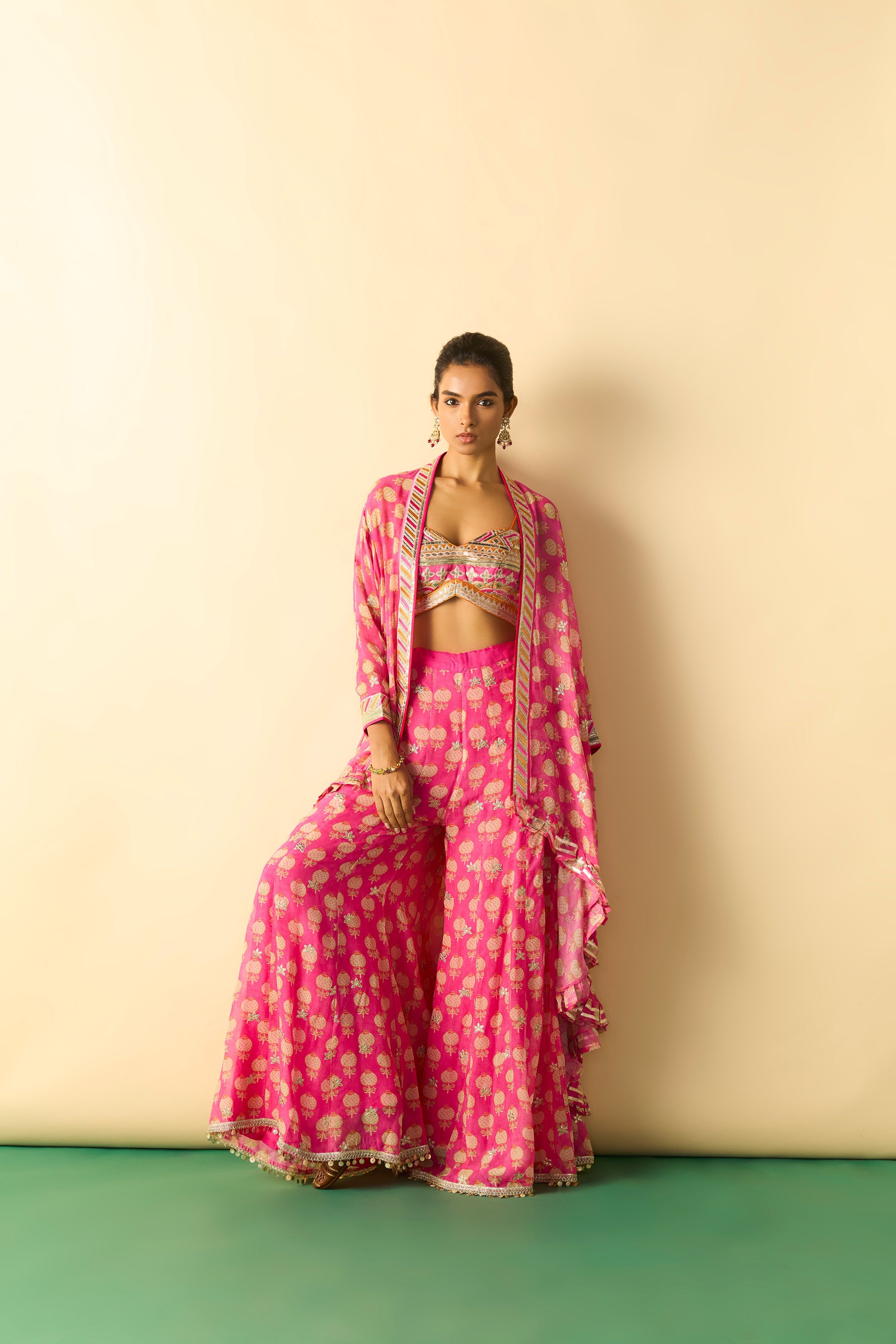 Dharika Cape Set
