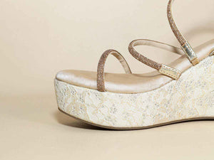 Berry White Net Wedge