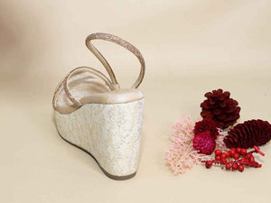 Berry White Net Wedge
