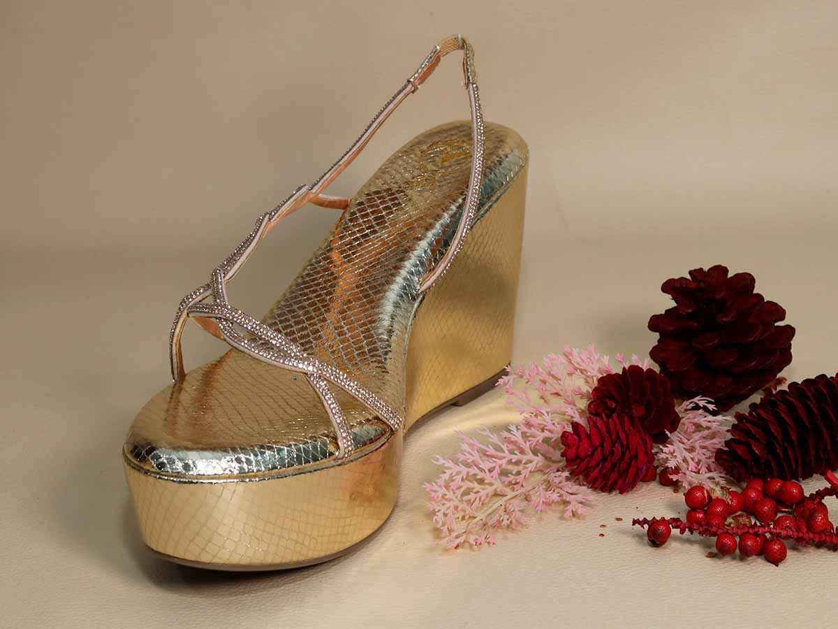 Renne Gold Wedge