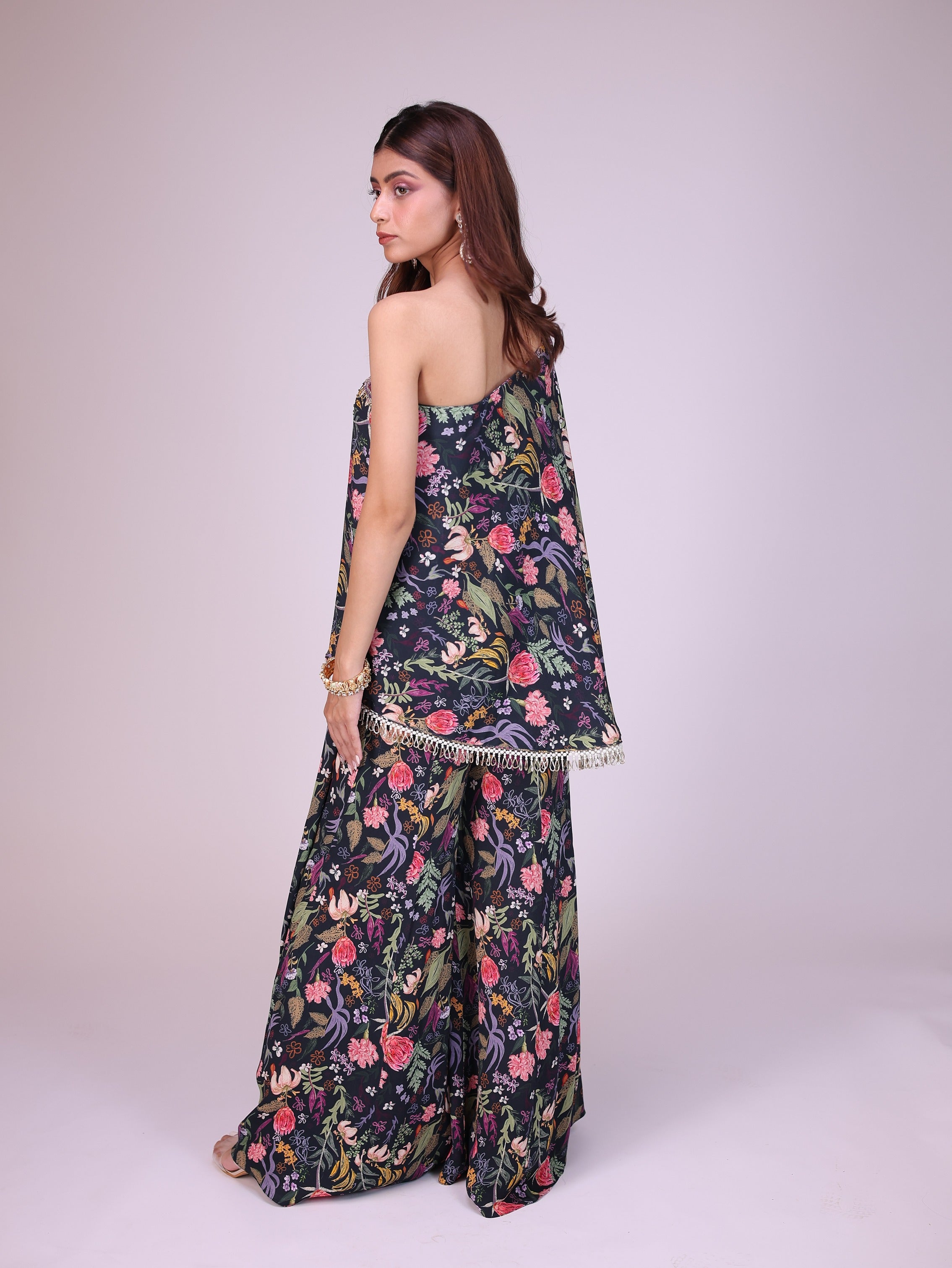 Rehaana One Shoulder Set