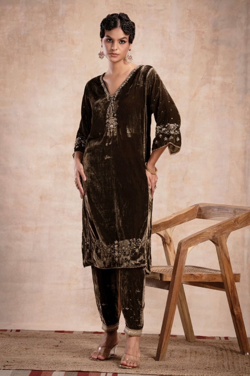 Antara Choga Set – Vintage Gold