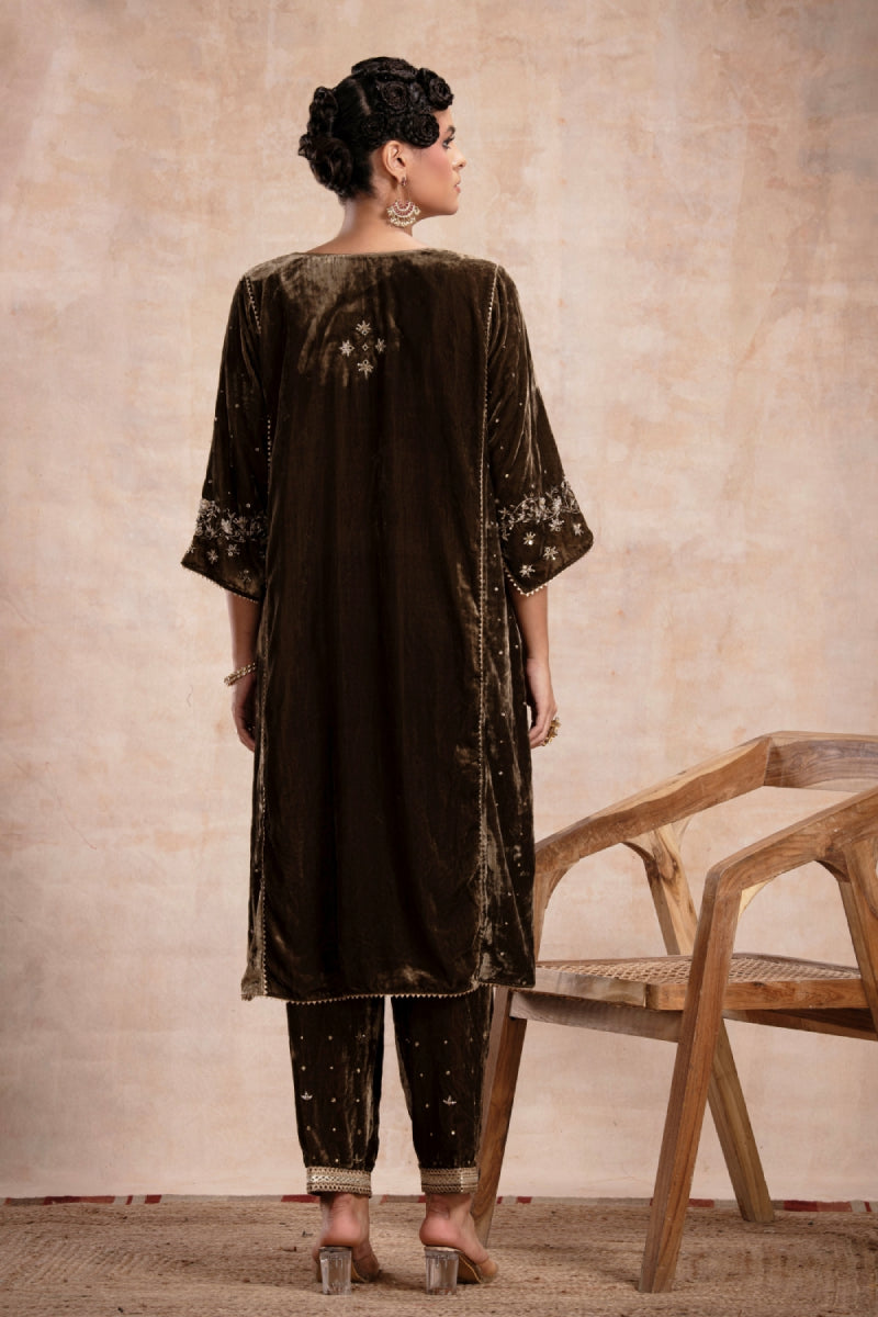 Antara Choga Set – Vintage Gold