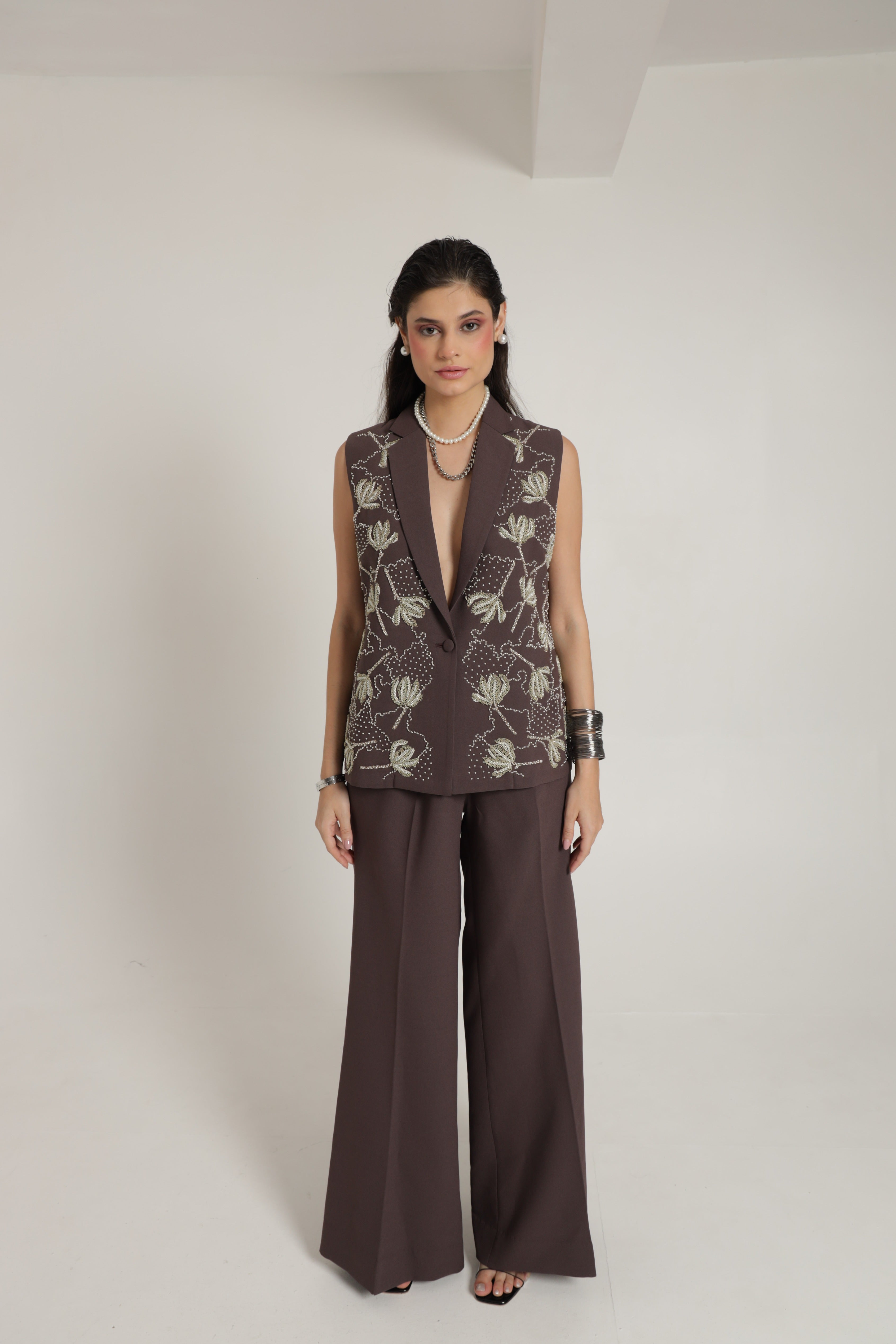 Mud brown sleeveless jacket with wide leg pant