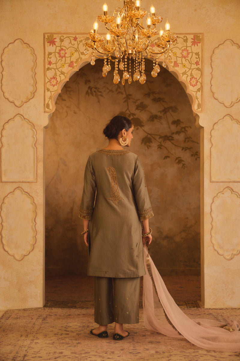 TAJRA GREEN V-NECK A-LINE KURTA SET