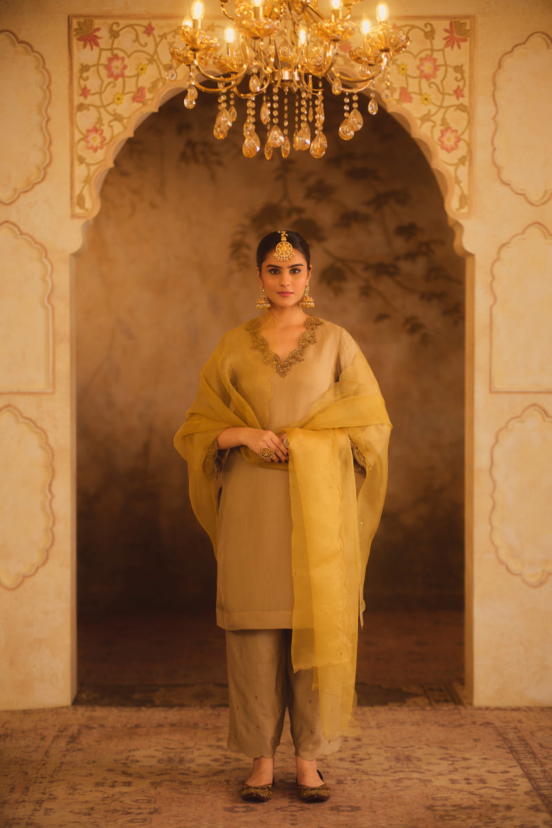 TAJRA GREEN V-NECK ORGANZA A-LINE KURTA SET