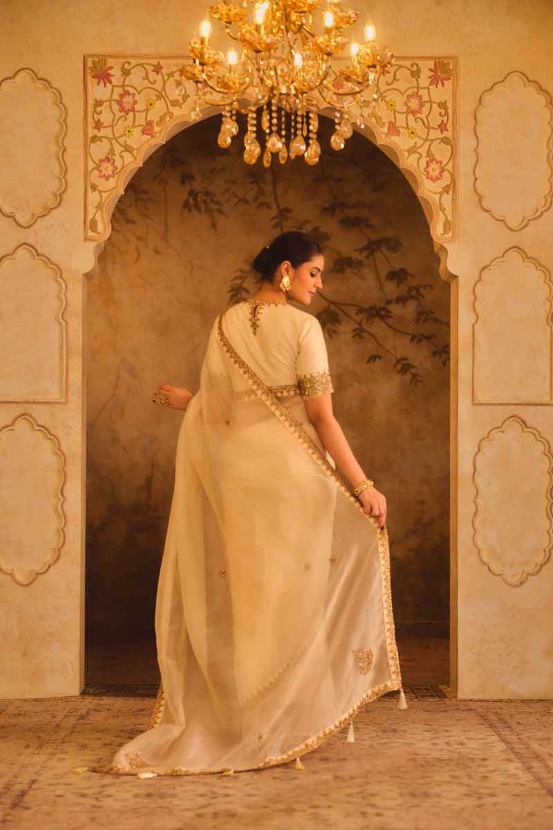 TAJRA CREAM ORGANZA SAREE WITH ZERO-NECK BLOUSE