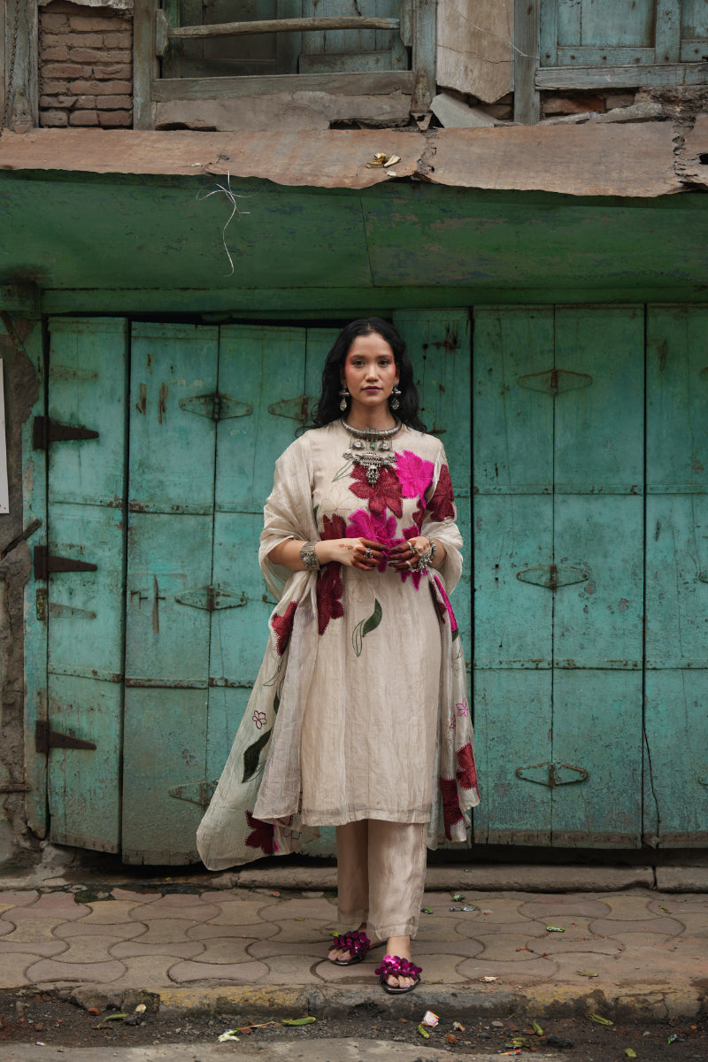 Aloka - Dress, pants & dupatta set