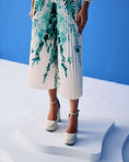 Load image into Gallery viewer, White And Green Spring Print Coord Set
