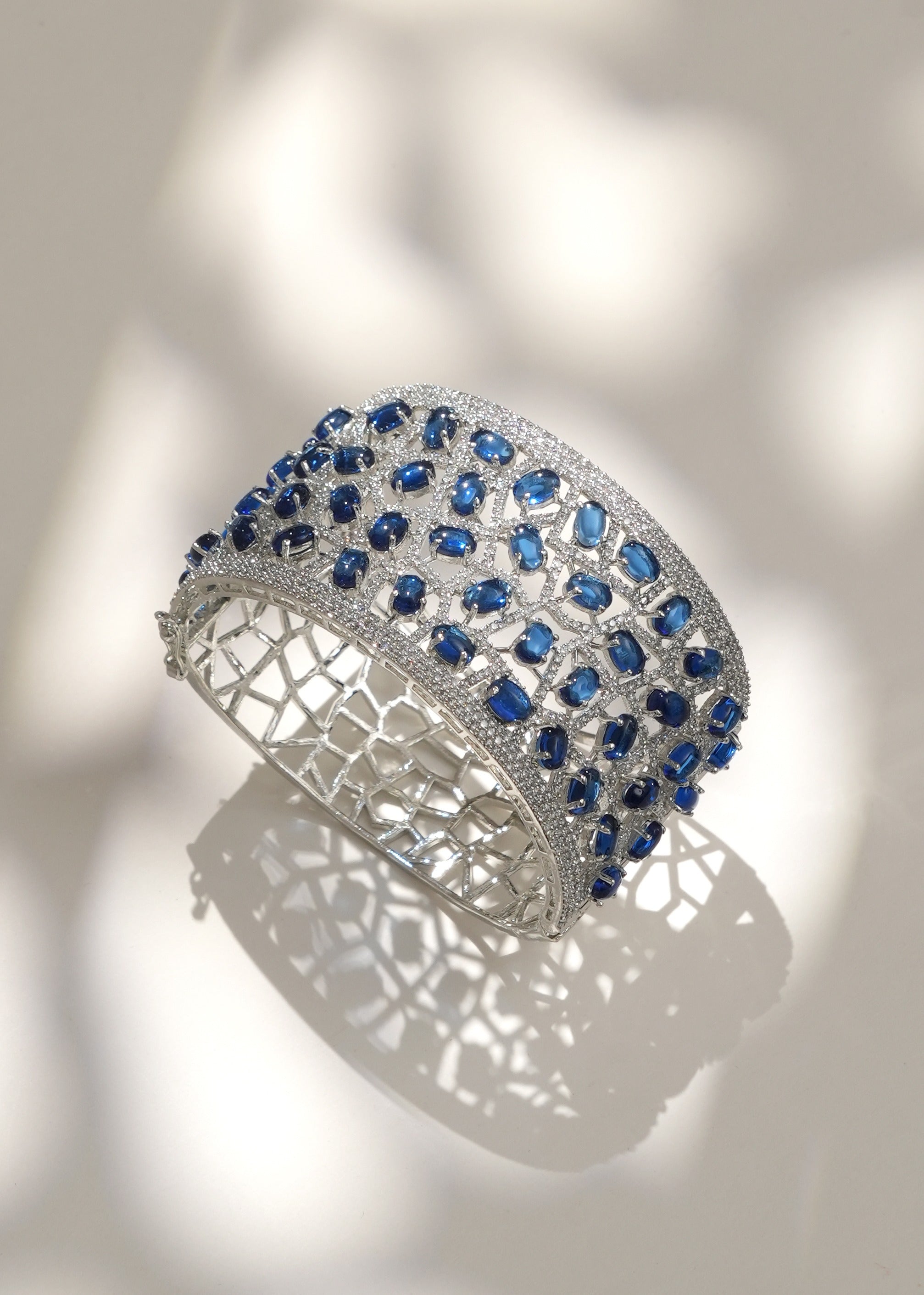 Avni Sparkle Diamond Cut Openable Bracelet