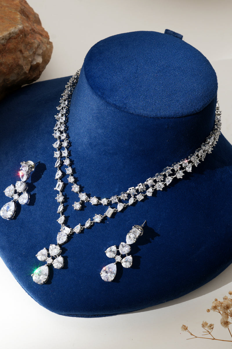 Naera Necklace Set