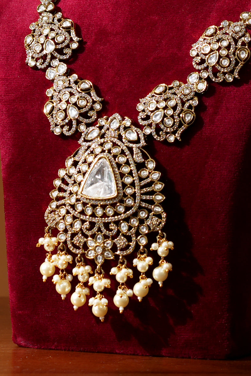 Aarohi Kundan Necklace Set