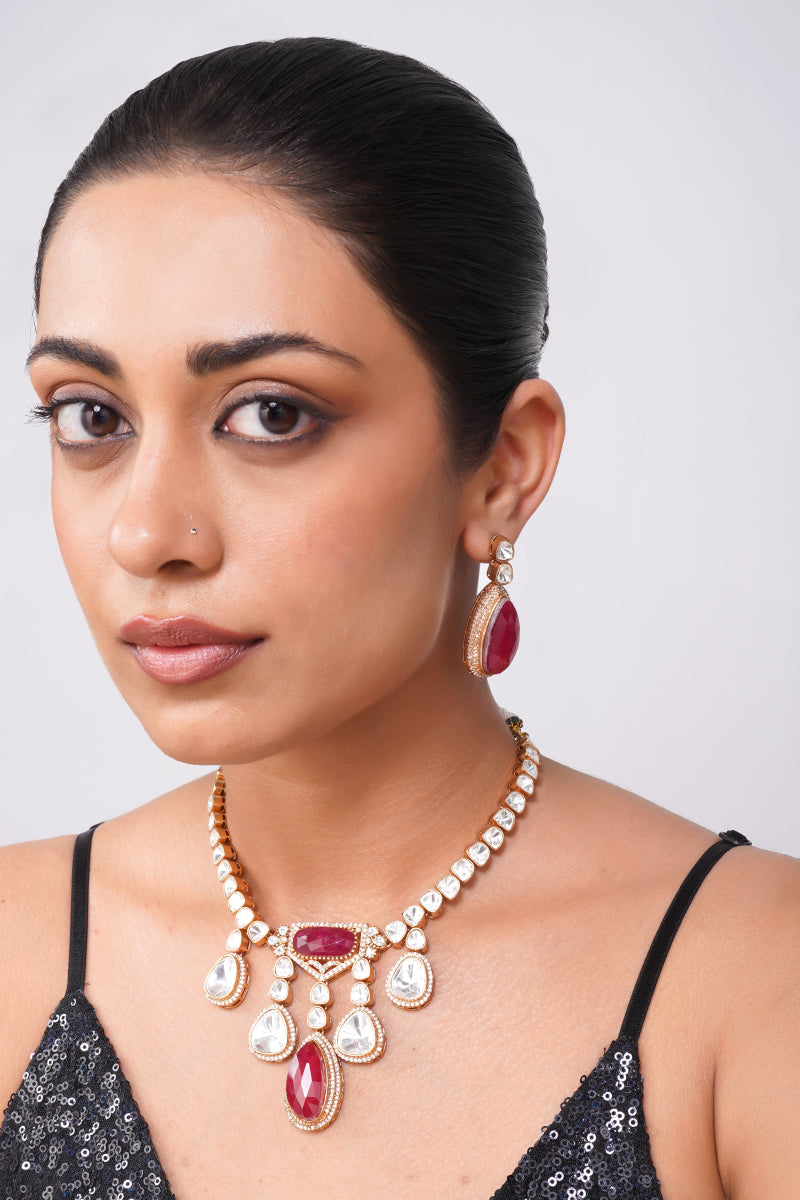 Mannat Kundan Necklace Set