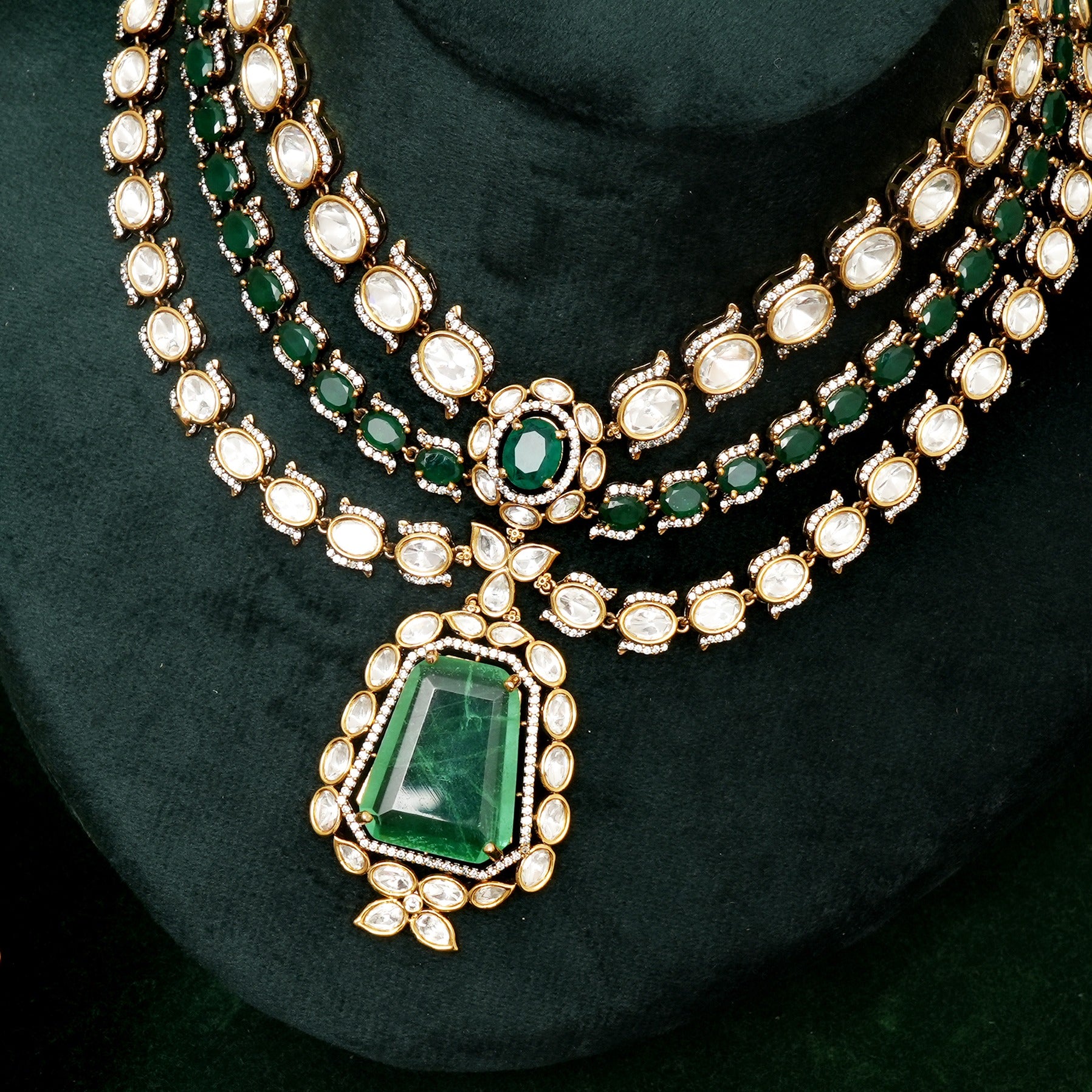 Roshni Kundan Necklace Set