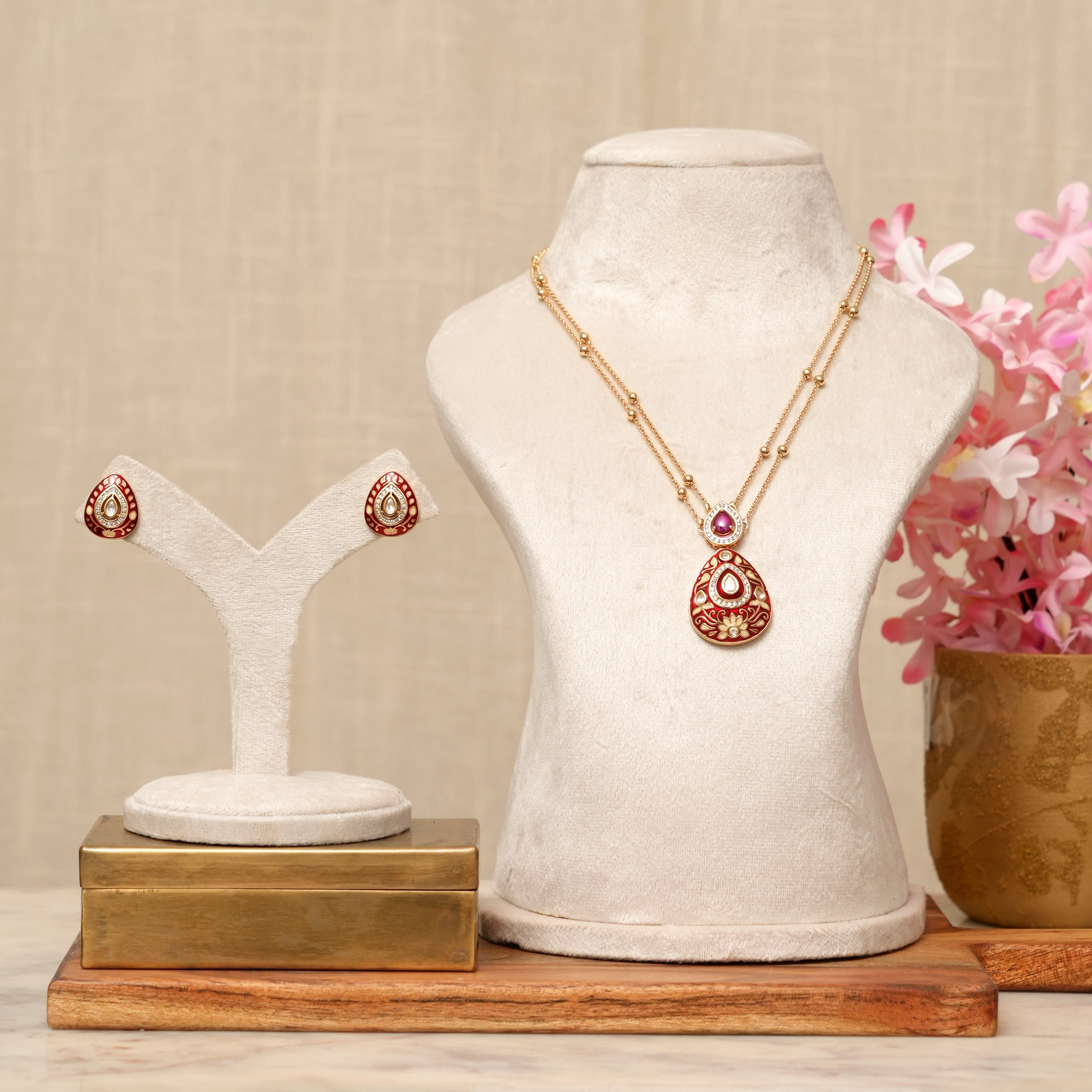 ANVI Kundan Heritage Gold Pendent Set