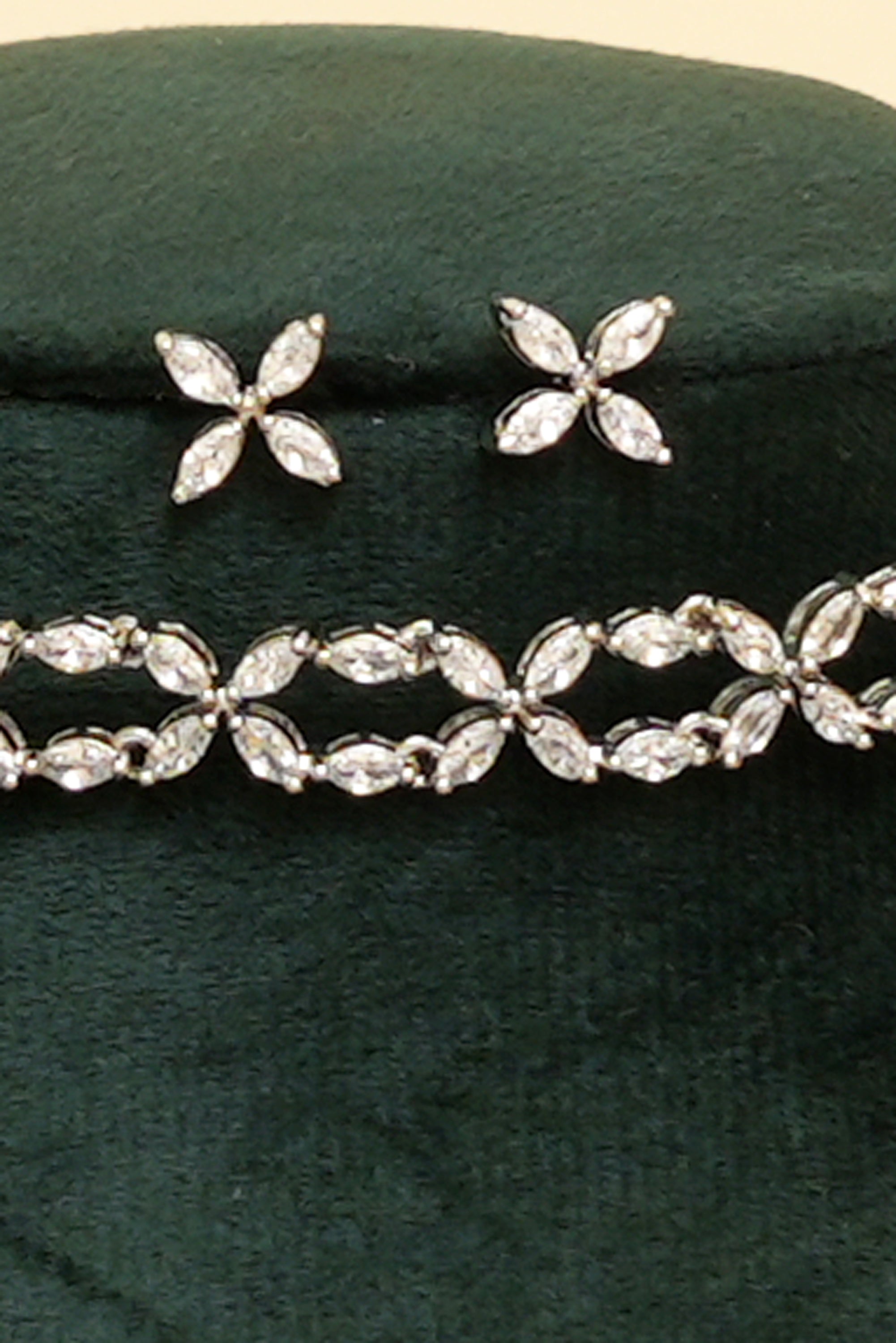 Elara Love Diamanté Set