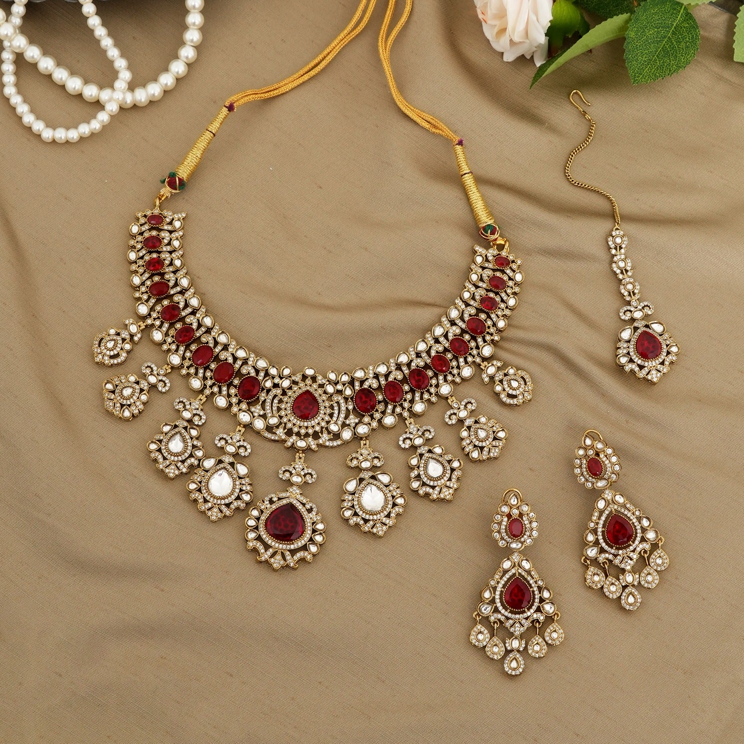 Yamika Necklace Set
