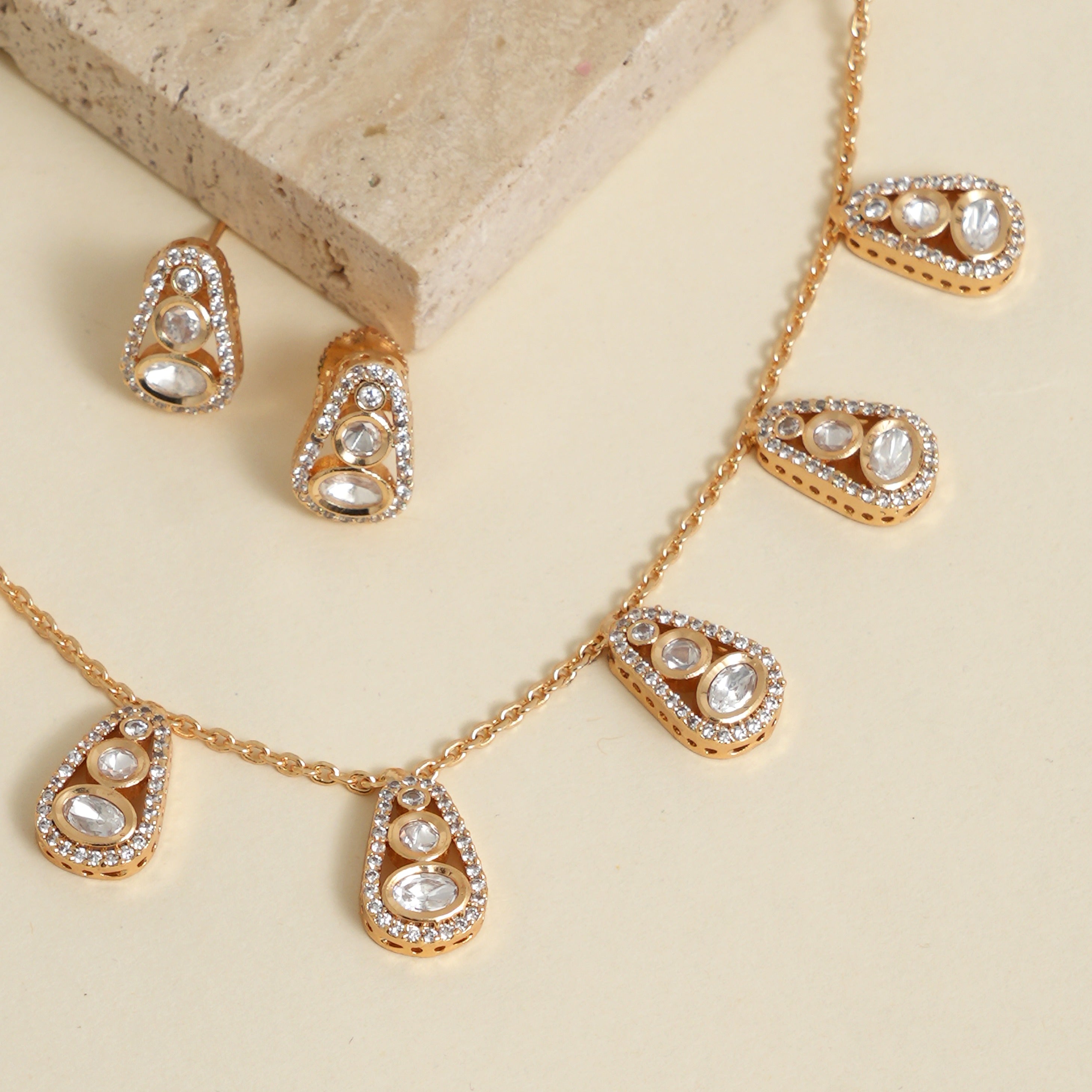 Chitra Necklace Set
