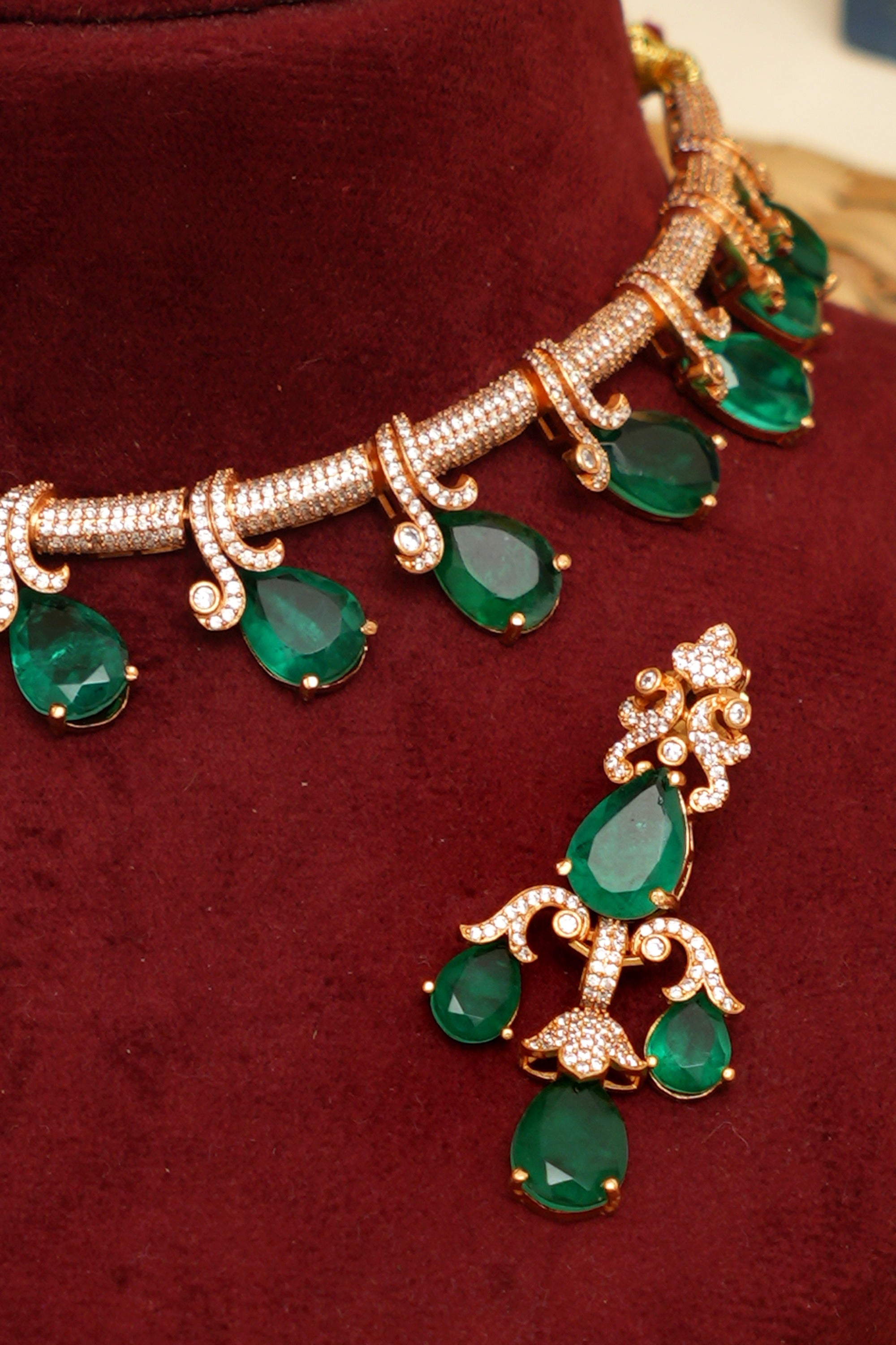 Avni Emerald Royal Set