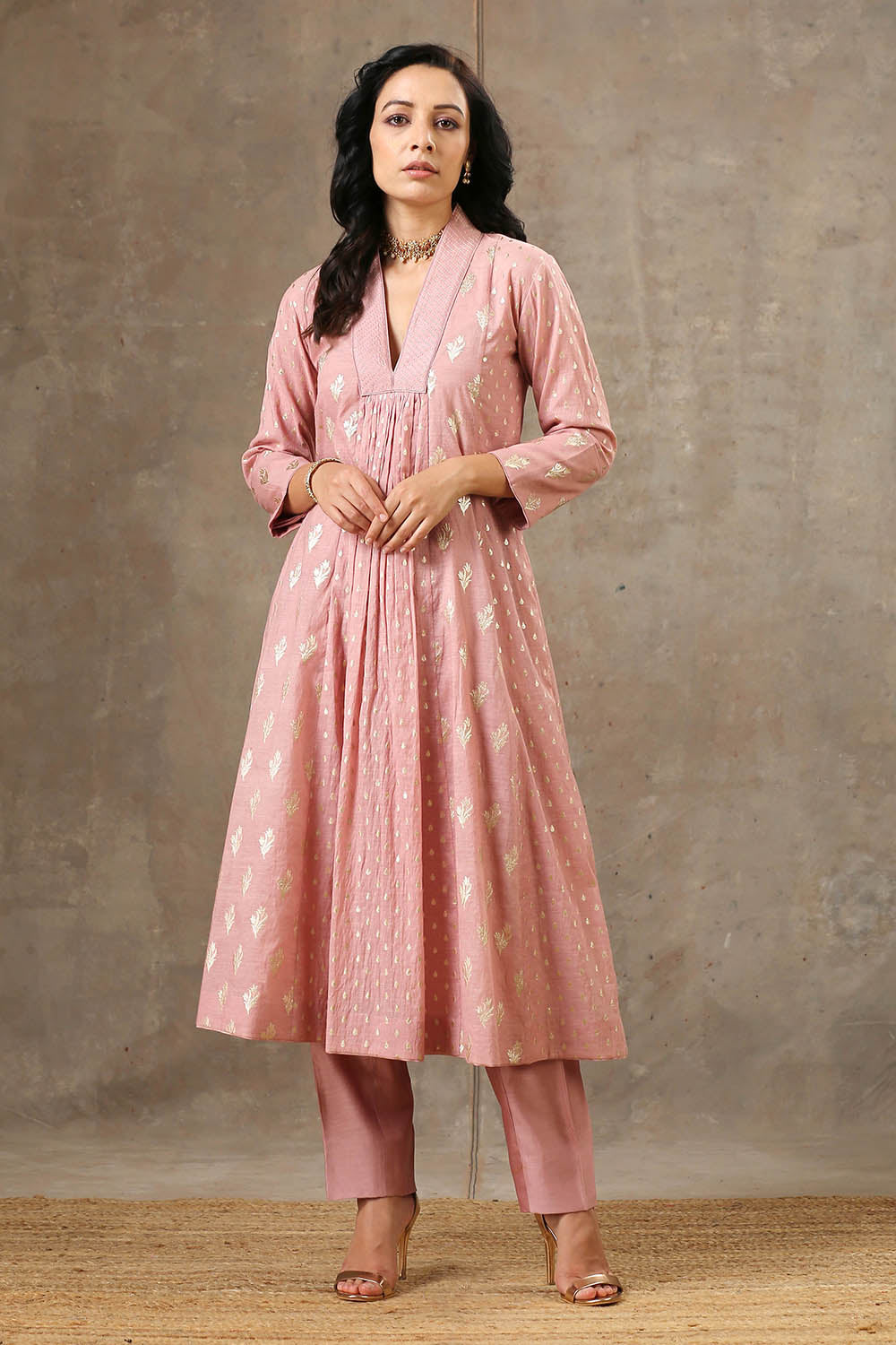 Pink Chanderi Silk Kurta Set in 5 Kalis