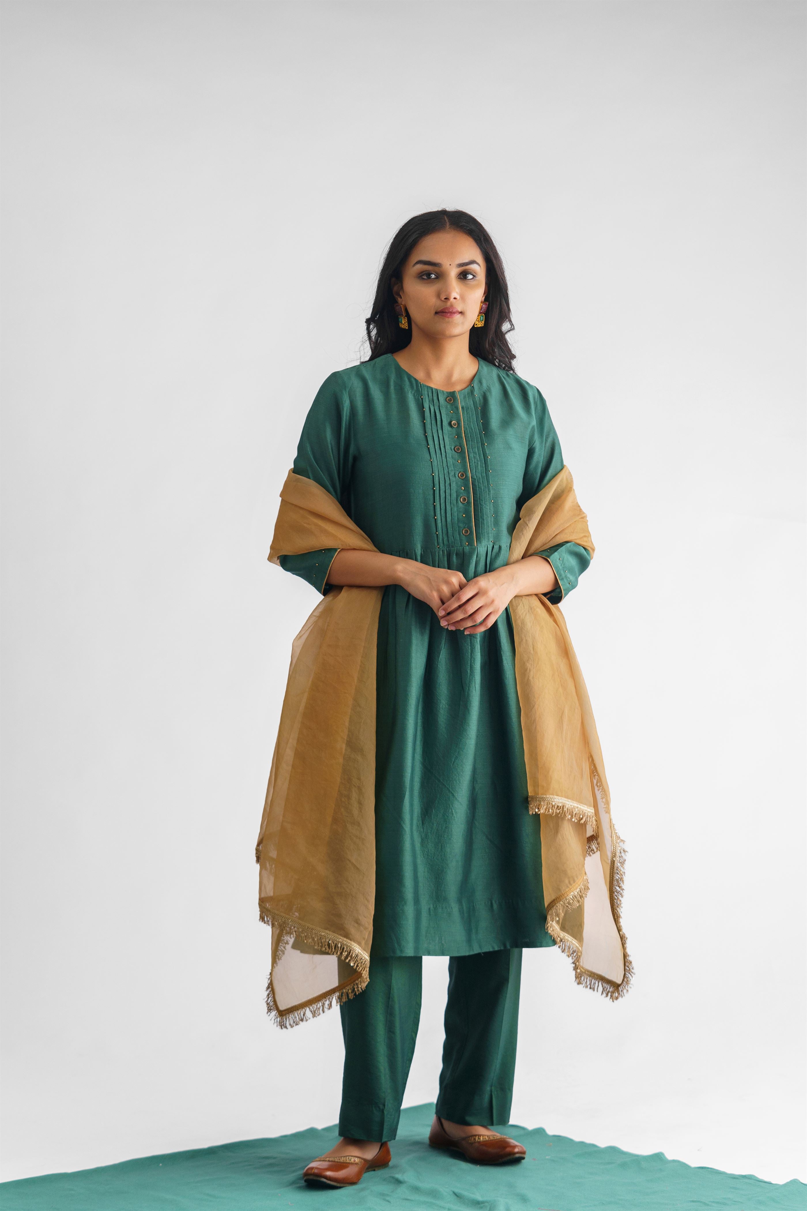 Mishika Kurta With Pant And Dupatta (Set Of 3)