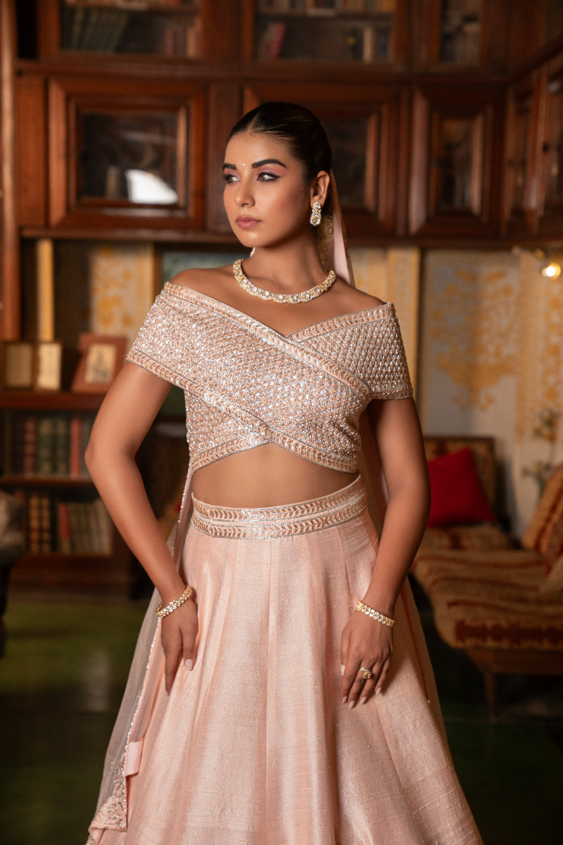 LEHENGA + BLOUSE + DUPATTA / PEACH LOTUS LEHENGA SET