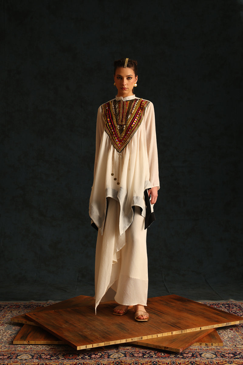 Multi-coloured yoke gather set