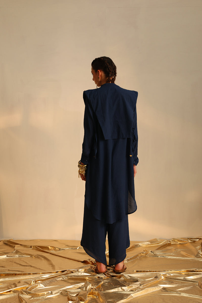 Waterfall shirt set with a panel waistcoat