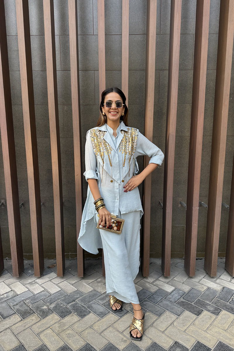 Waterfall shirt set with a cape blazer waistcoat