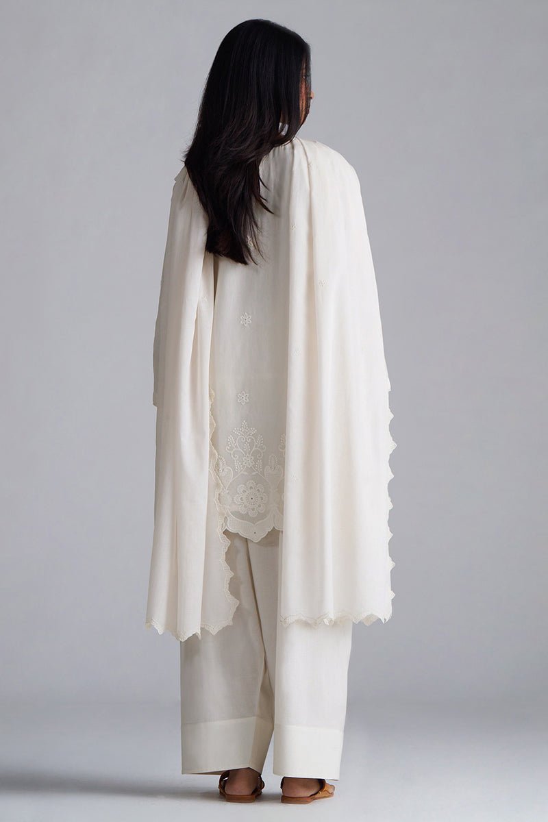 Off-White Mul-Chanderi Embroidered Kurta Set